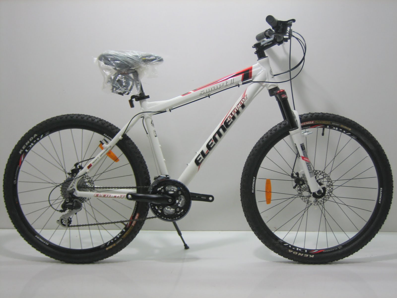 tokomagenta A Showcase of Products Sepeda  Gunung  ELEMENT  